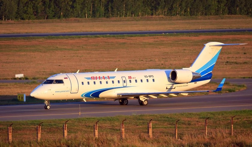 CRJ-200lr Ямал