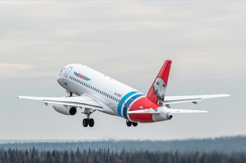 Самолет Ямал