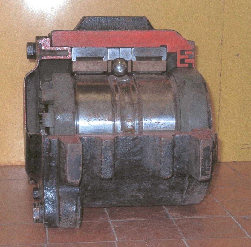 Букса грузового вагона