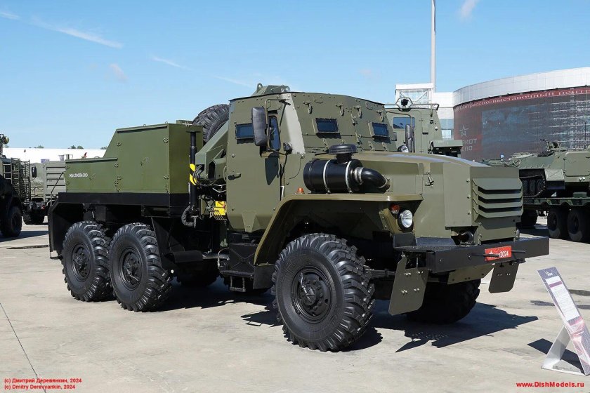 Урал бронированный военный