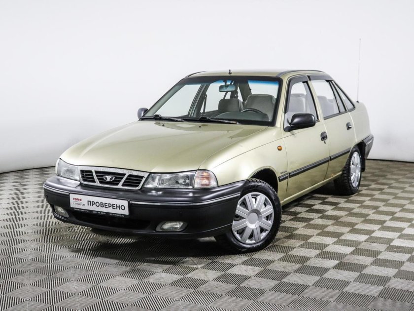 Фото Дэу Нексия золотистого цвета