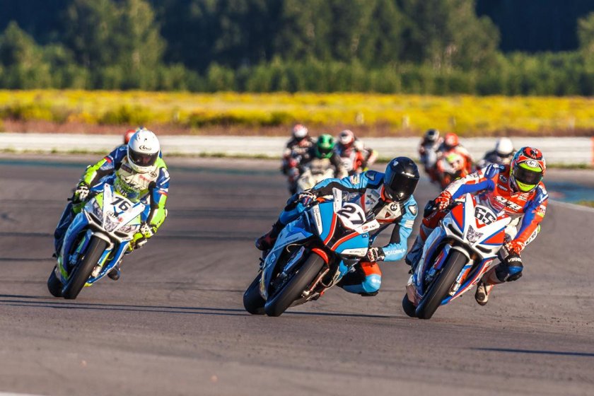 Мотогонки по лесу-красивые фото