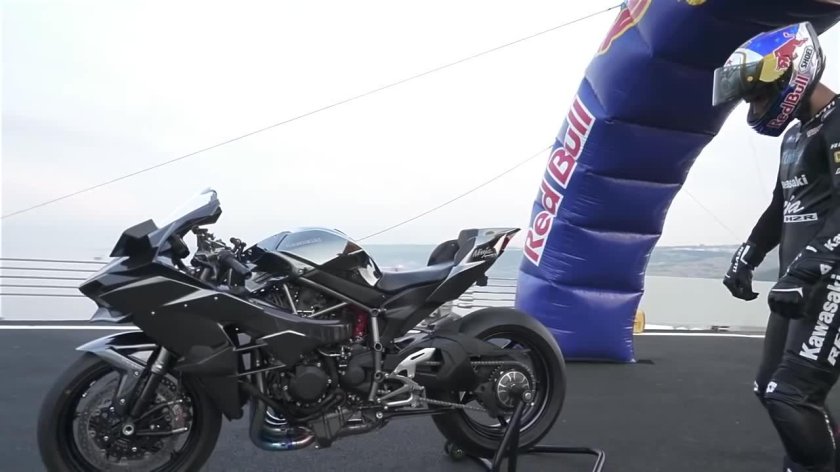 Kawasaki Ninja h2r 400 км/ч