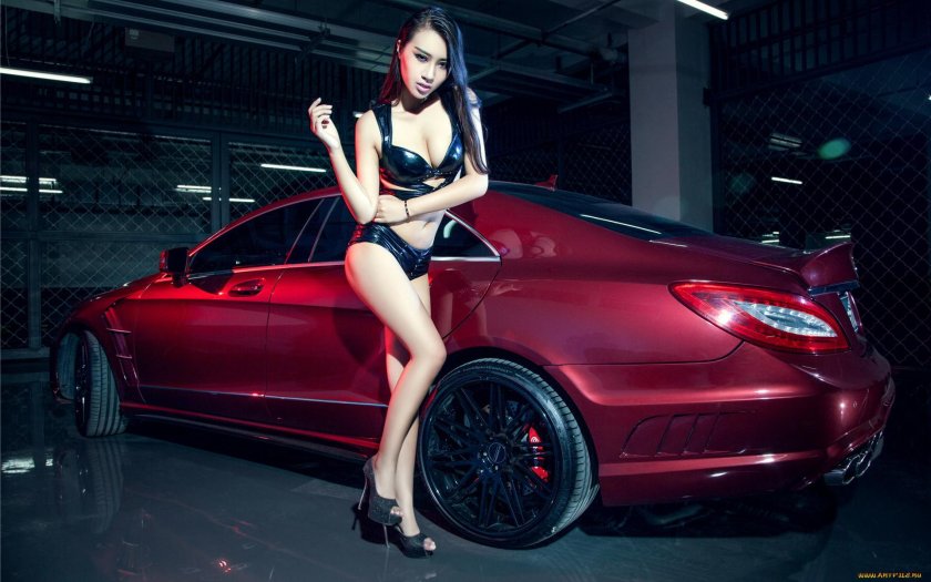 Мерс c63 AMG И девушка