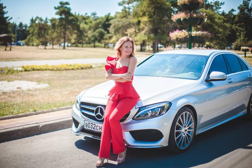 Mercedes-Benz w205 и девушка