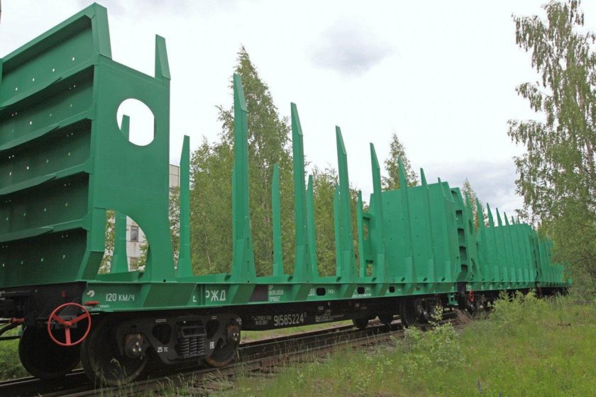 Платформа 13-401 лесовоз
