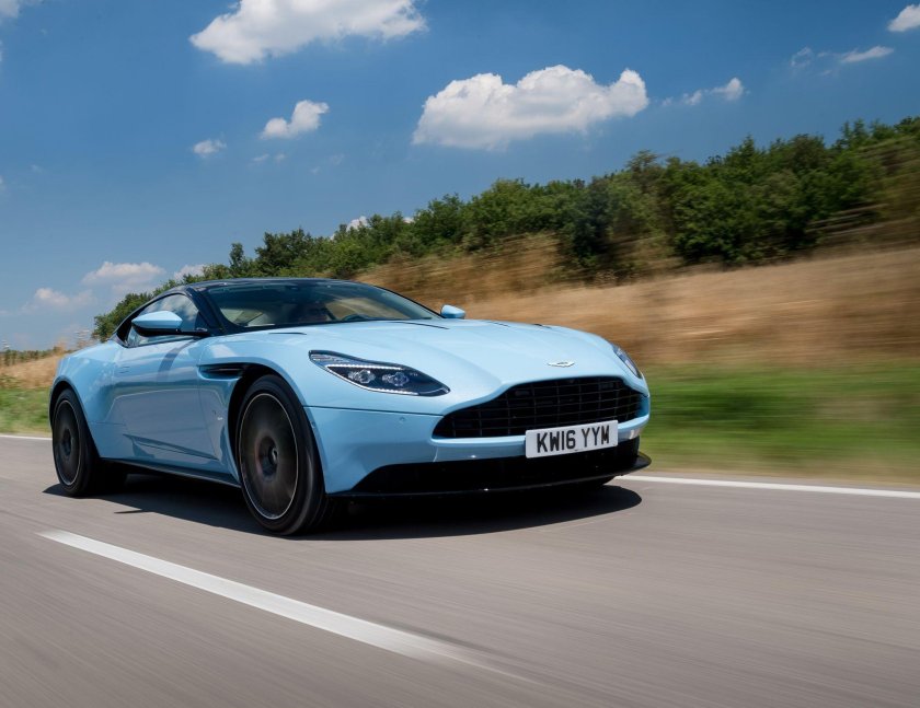 Автомобиль Aston Martin db11
