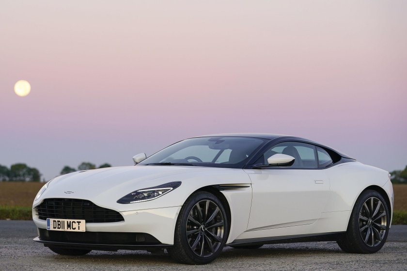 Aston Martin db11 2017