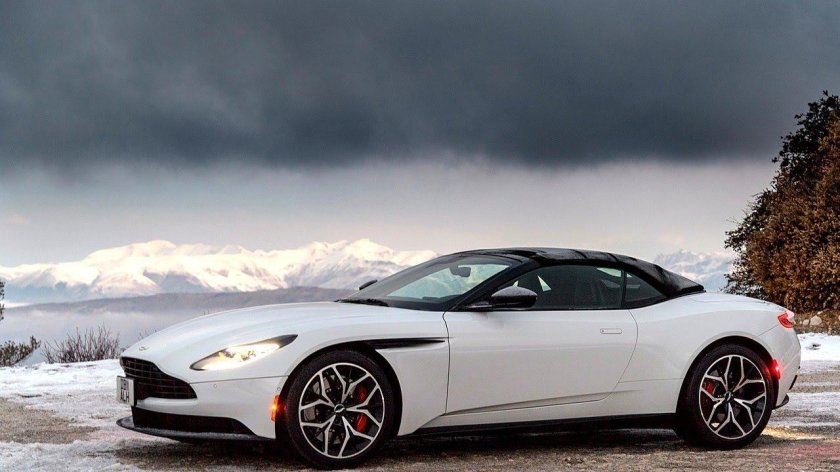 Астон Мартин db11