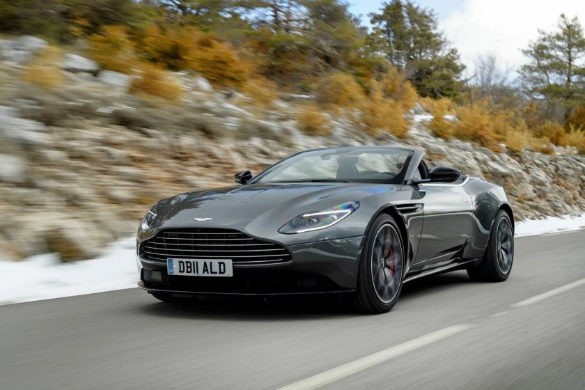 Aston martin db11 volante