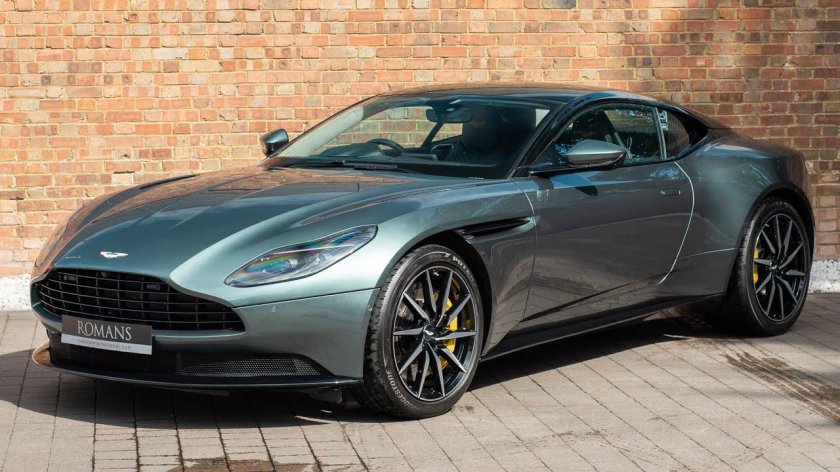 Aston Martin db11 Green