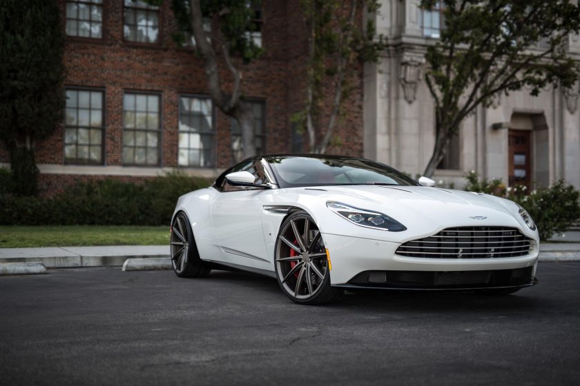 Aston Martin db11