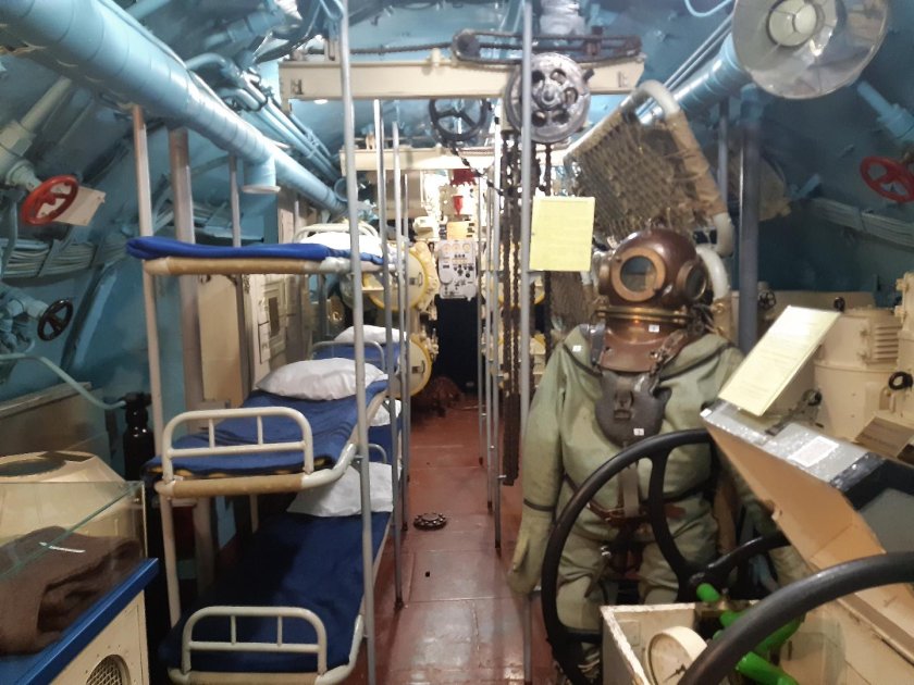 Подводная лодка д-2 Народоволец внутри