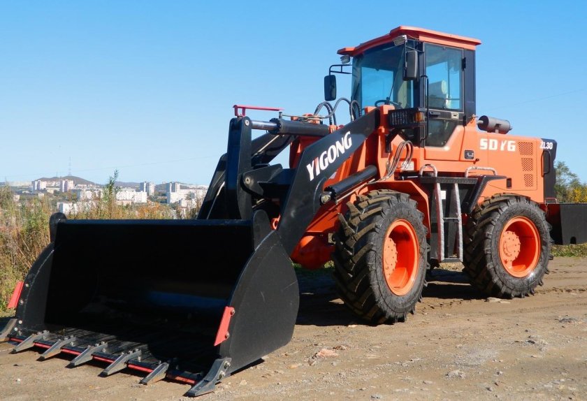 Фронтальный погрузчик Yigong zl30