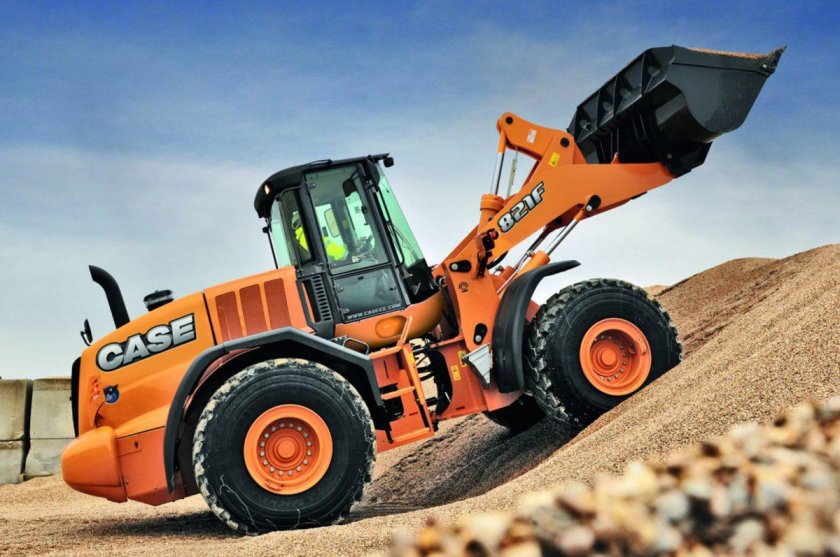 Фронтальный погрузчик Case 821f