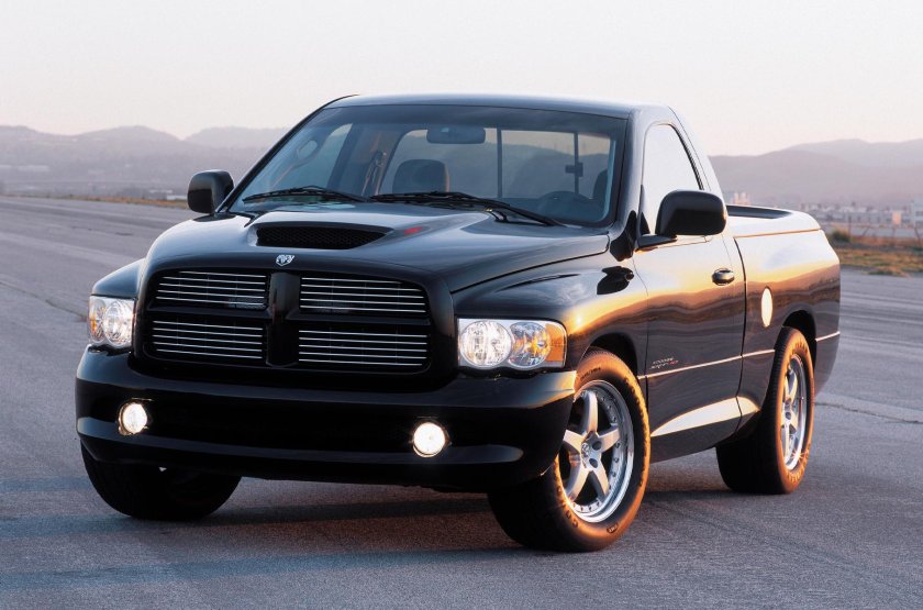 Dodge Ram srt-10
