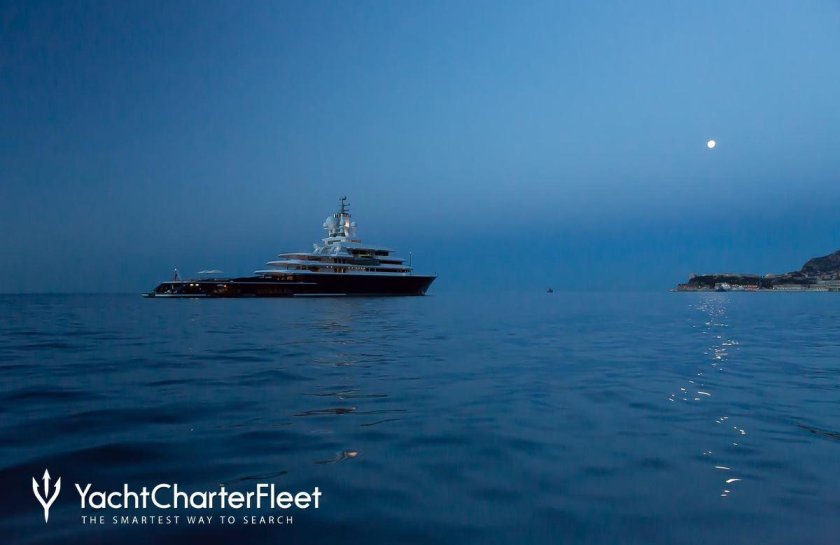 Яхта Луна Ахмедова