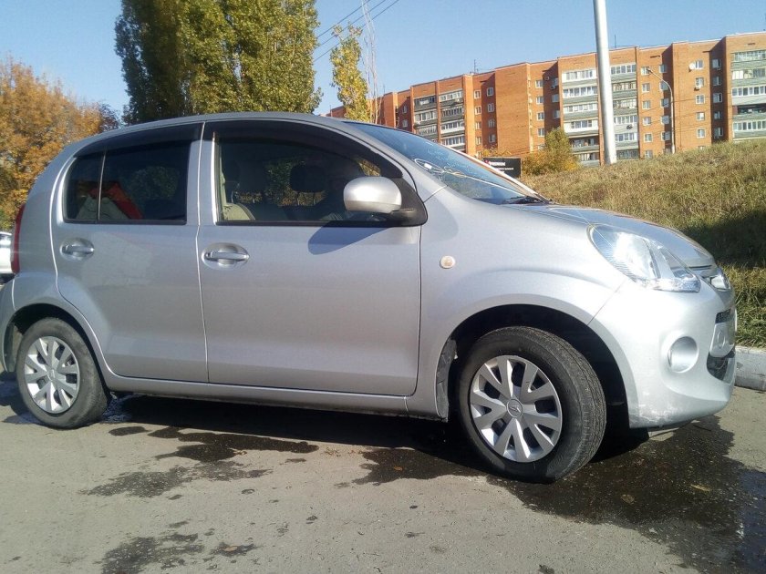 Тойота пассо 2012 серебристый