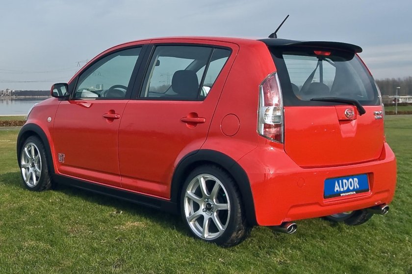 Дайхатсу Сирион 2010