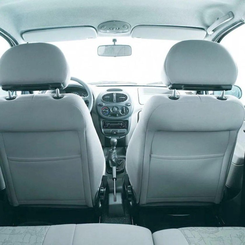 ВАЗ-1119 интерьер сзади