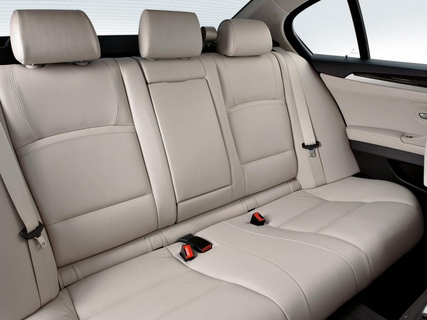 BMW f10 салон сзади