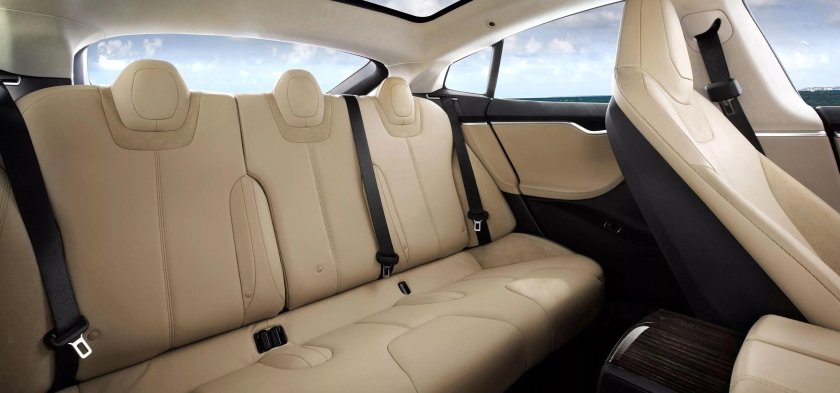 Tesla model s салон
