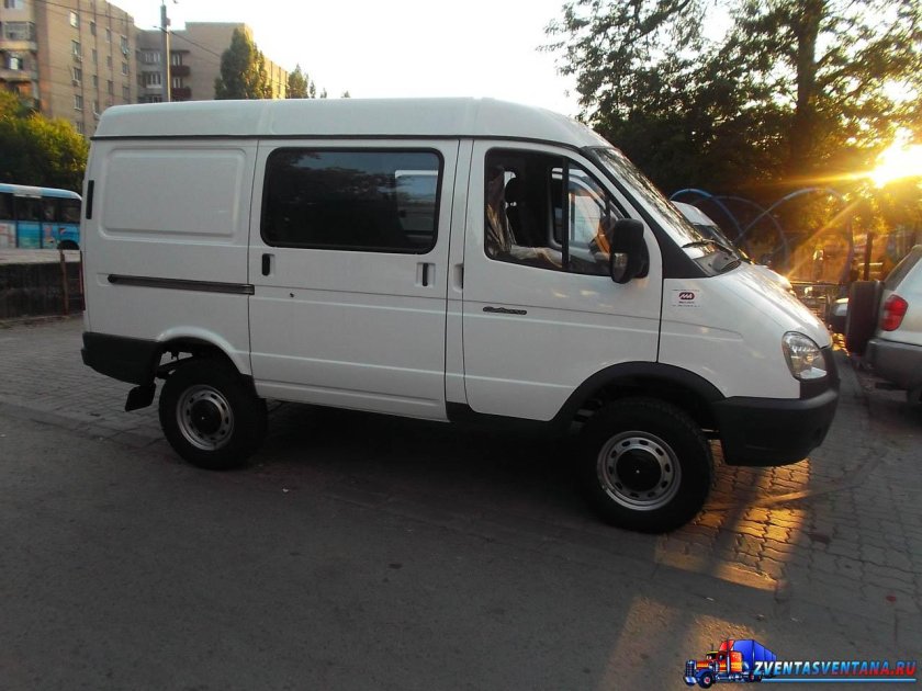 Автомобиль ГАЗ Соболь 27527