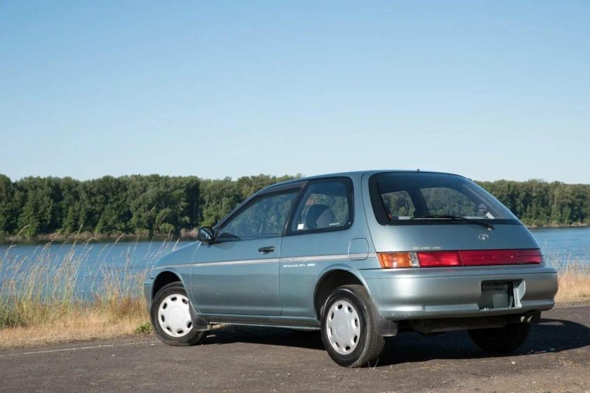 Тойота Королла 2 хэтчбек