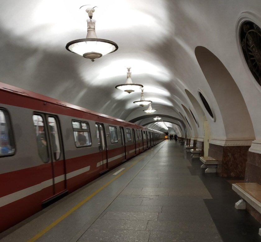 Самая глубокая станция метро в Санкт-Петербурге
