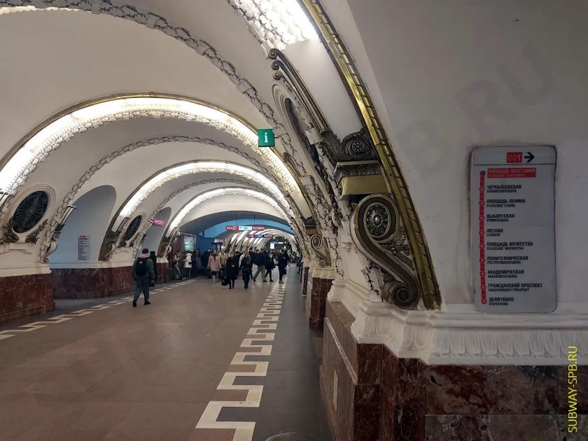 Станция метро площадь восстания