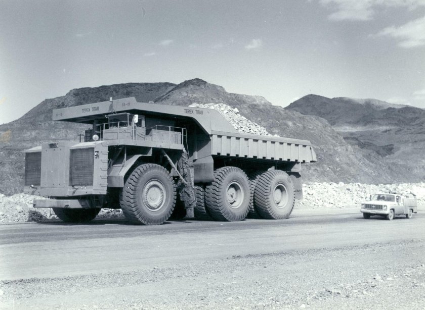 Самосвал terex 33 19 titan