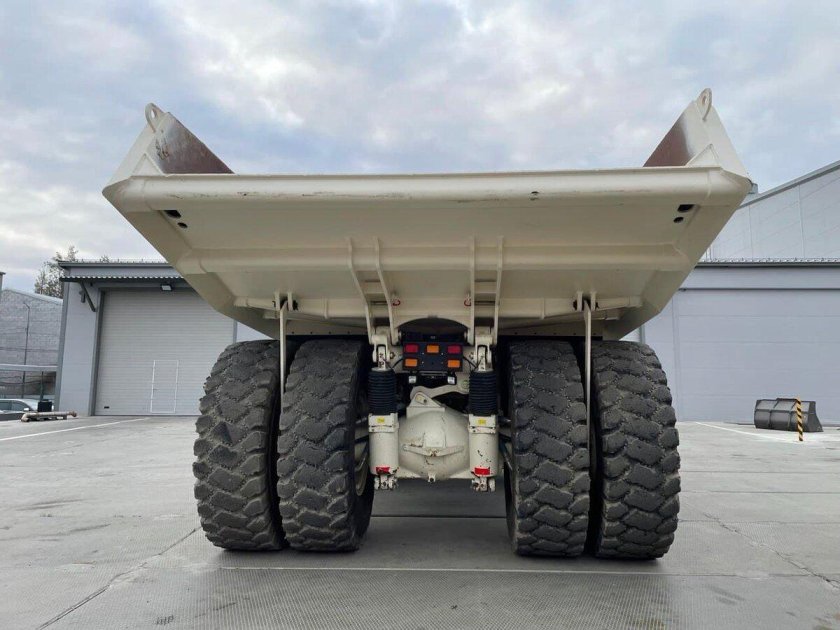 Самосвал Terex tr60