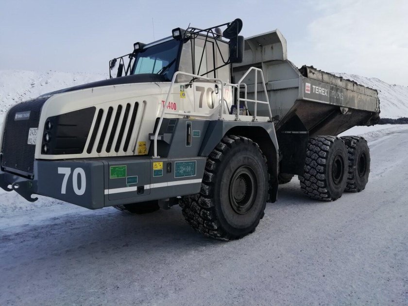 Сочленённый самосвал volvo