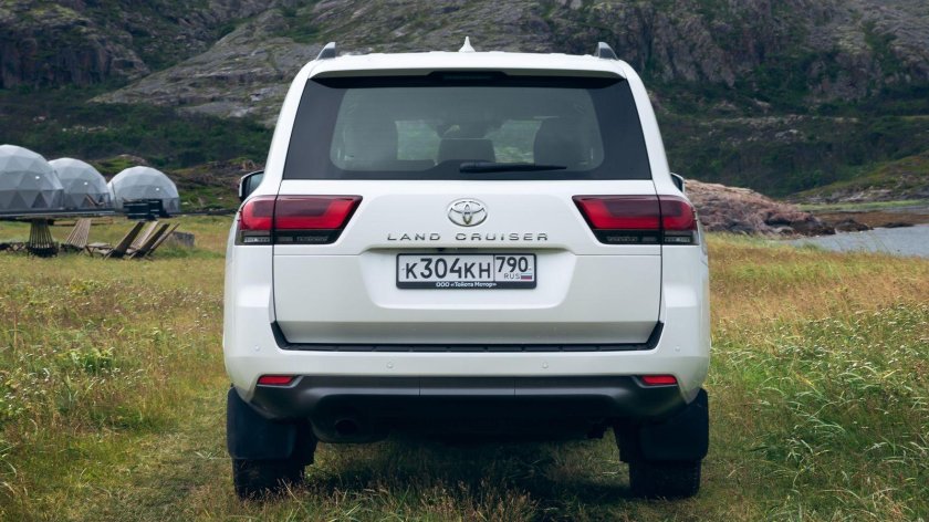 Toyota Land Cruiser 300