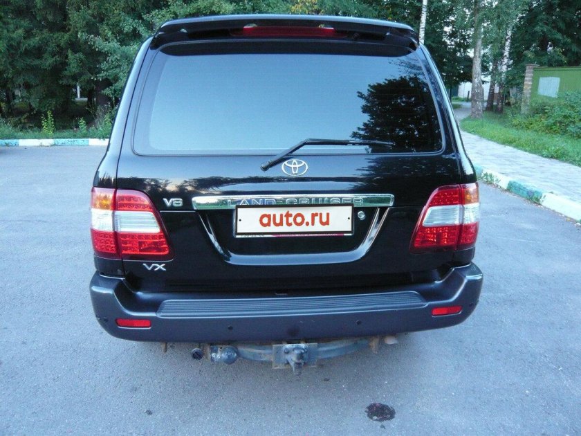 Тойота ленд Крузер 100 зад