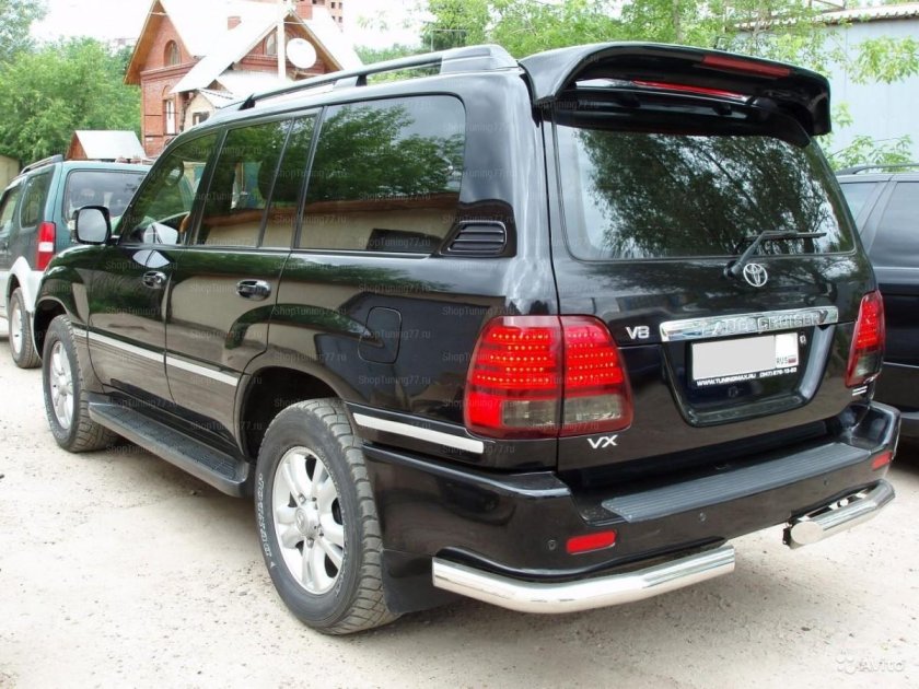 Toyota Land Cruiser 100