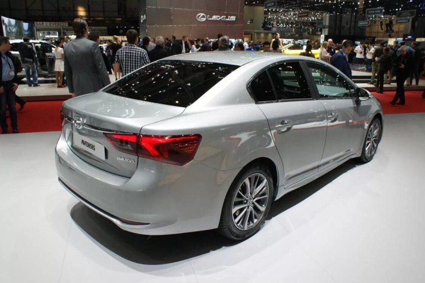 Toyota Avensis 2015