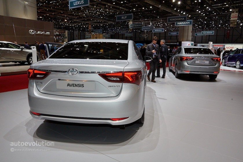 Тойота Авенсис 2022