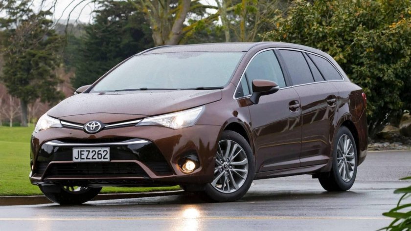 Тойота Авенсис 2017