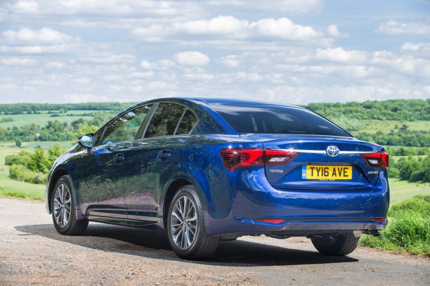 Toyota Avensis 2015