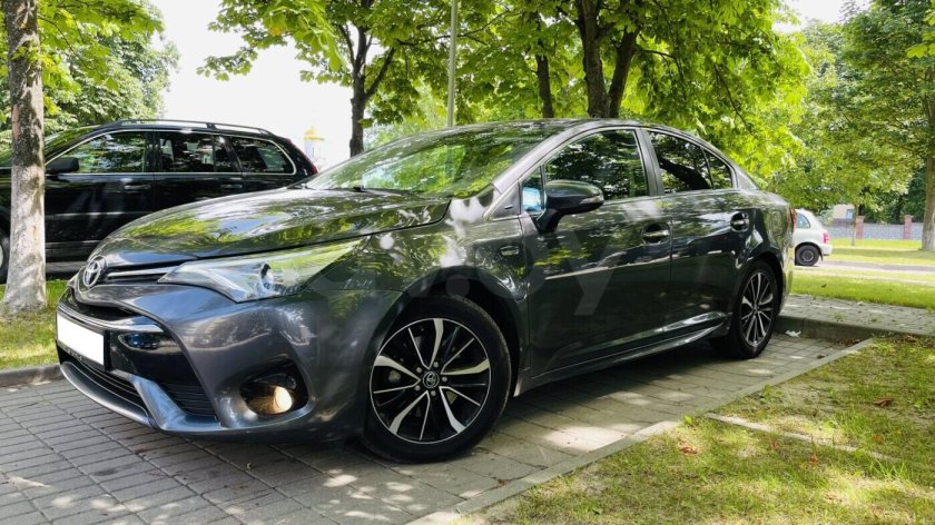 Тойота авенсис 2017