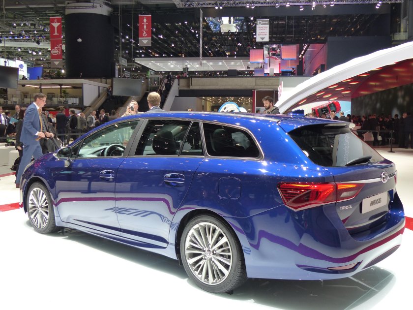 Toyota Avensis универсал 2018
