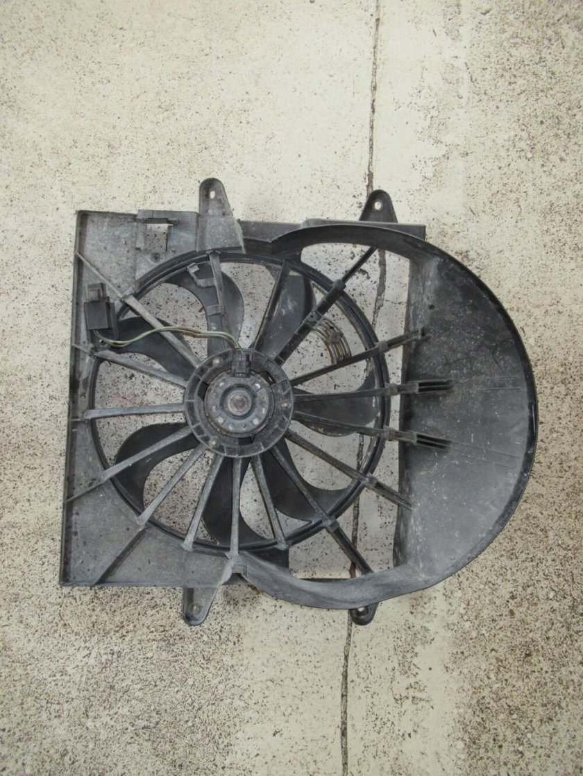 Регулятор вентилятора на Jeep Grand Cherokee 4.7 бензин 2004