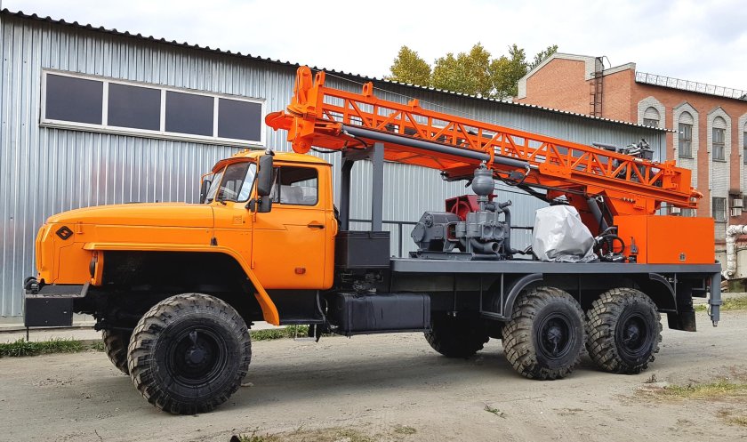 Буровой станок УРБ 3а3