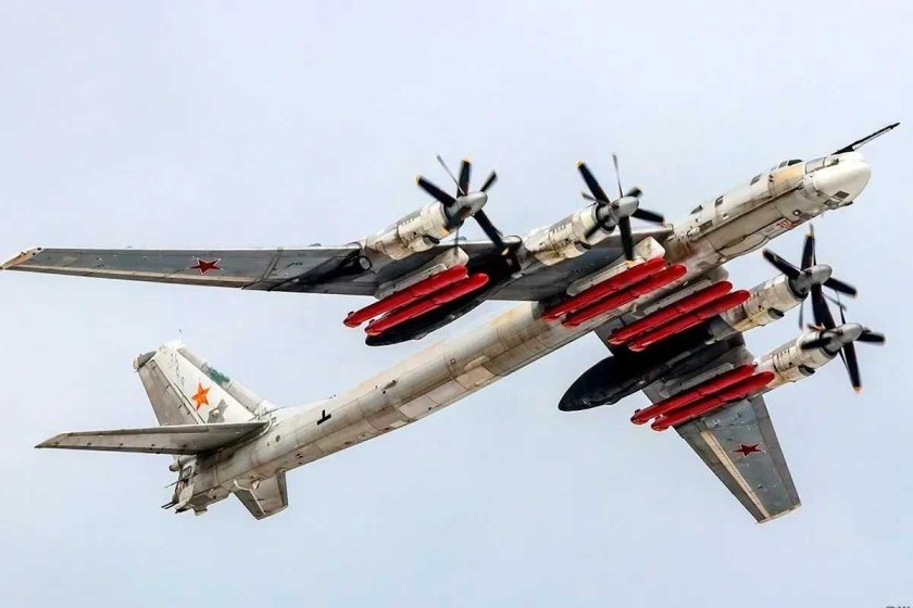 Бомбардировщик ту-95мс