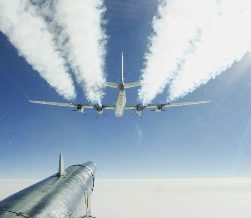 Бомбардировщик ту-95мс