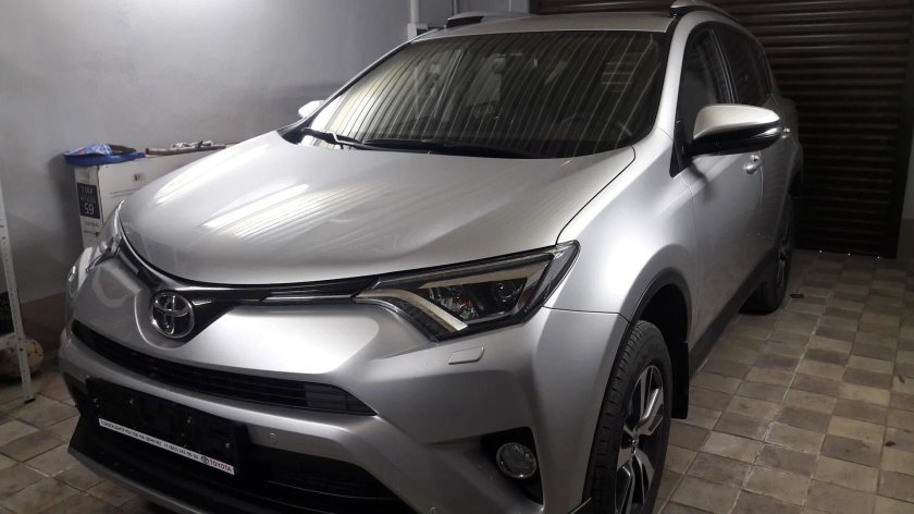 Toyota rav4 серебристый металлик 2022