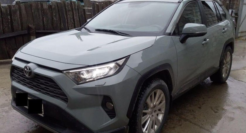 Toyota rav4 хаки