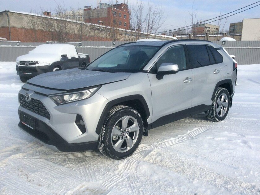 Toyota rav4 2021 серебристый металлик