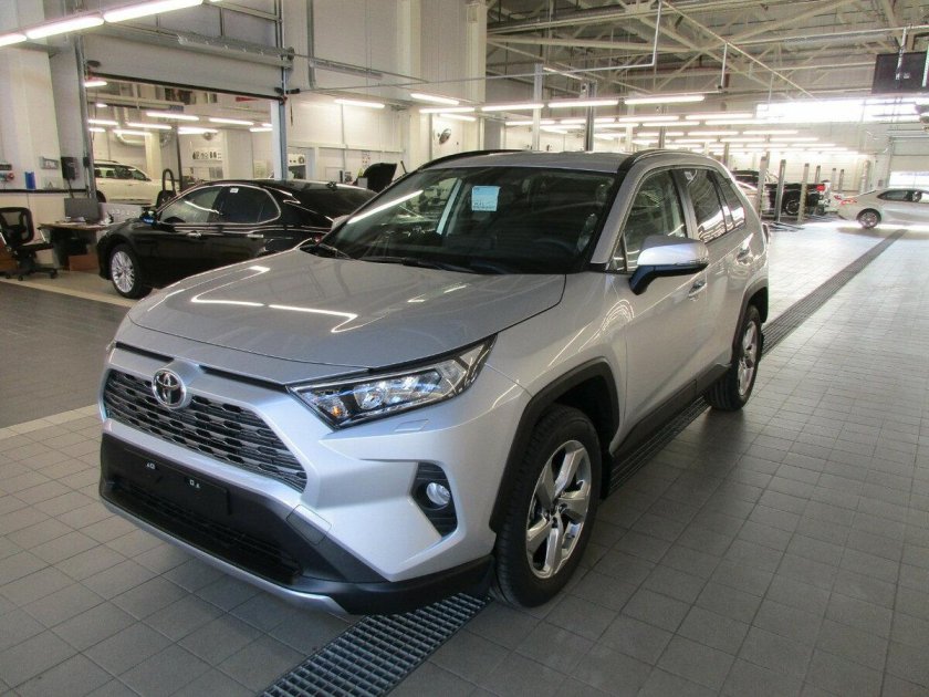 Тойота рав 4 серебристый металлик 2022